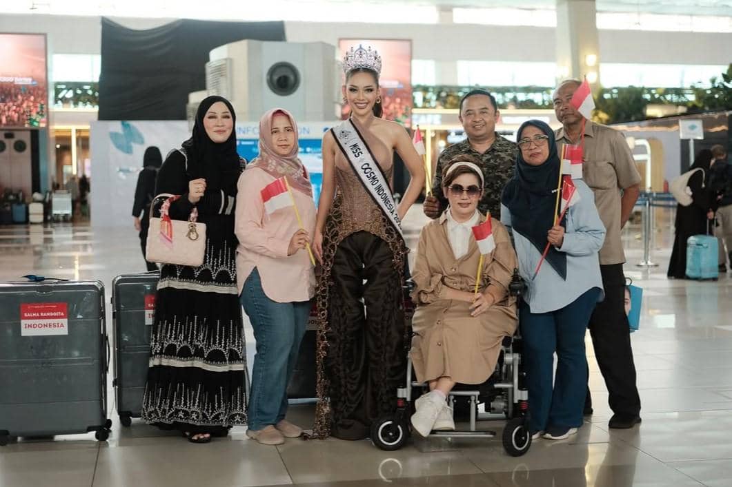 potret keberangkatan Salma Ranggita ke ajang Miss Cosmo 2025