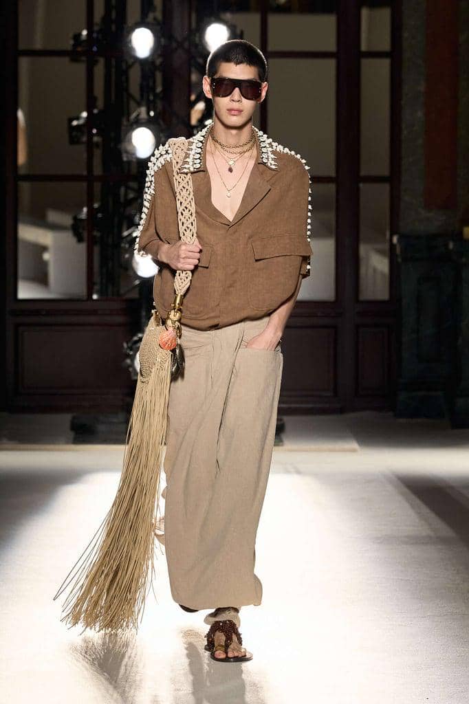 Koleksi BALMAIN S/S 26 di Paris Fashion Week