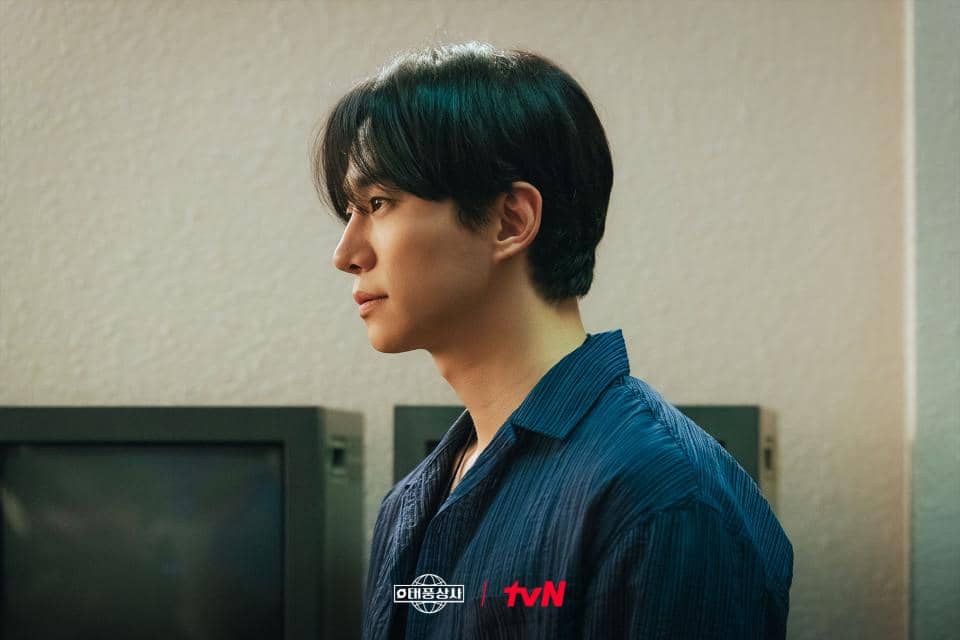 Lee Junho di Typhoon Family