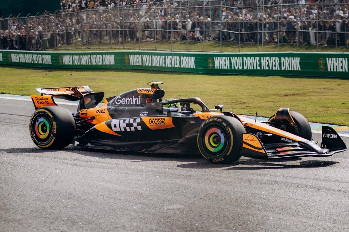 ilustrasi pembalap McLaren di Formula 1