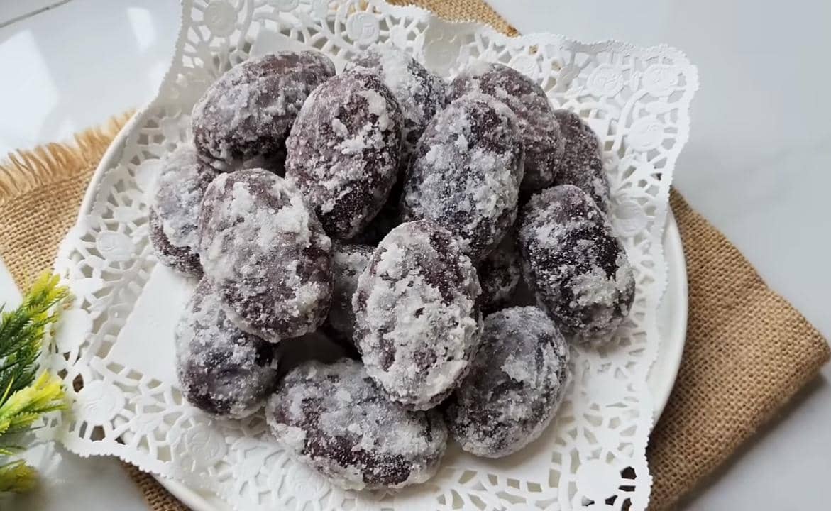 ilustrasi gemblong ketan hitam