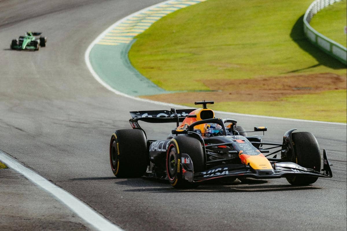 Mobil Formula 1 Red Bull di Sirkuit Interlagos, Brasil