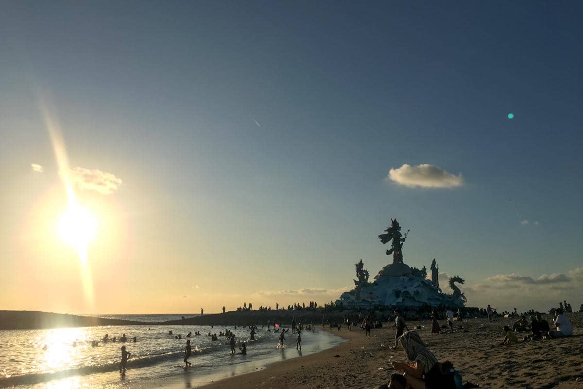 Pantai Jerman yang ramai pengunjung di Bali Selatan