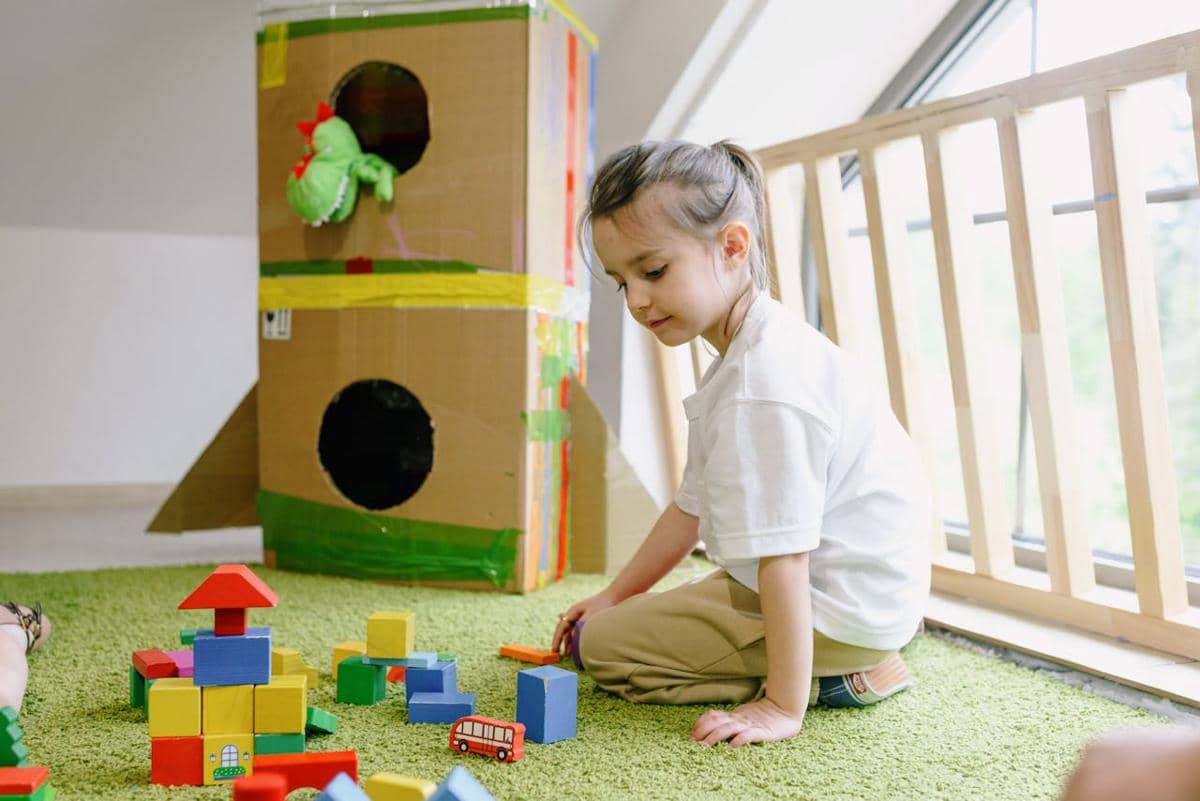 ilustrasi playroom dengan karpet foam