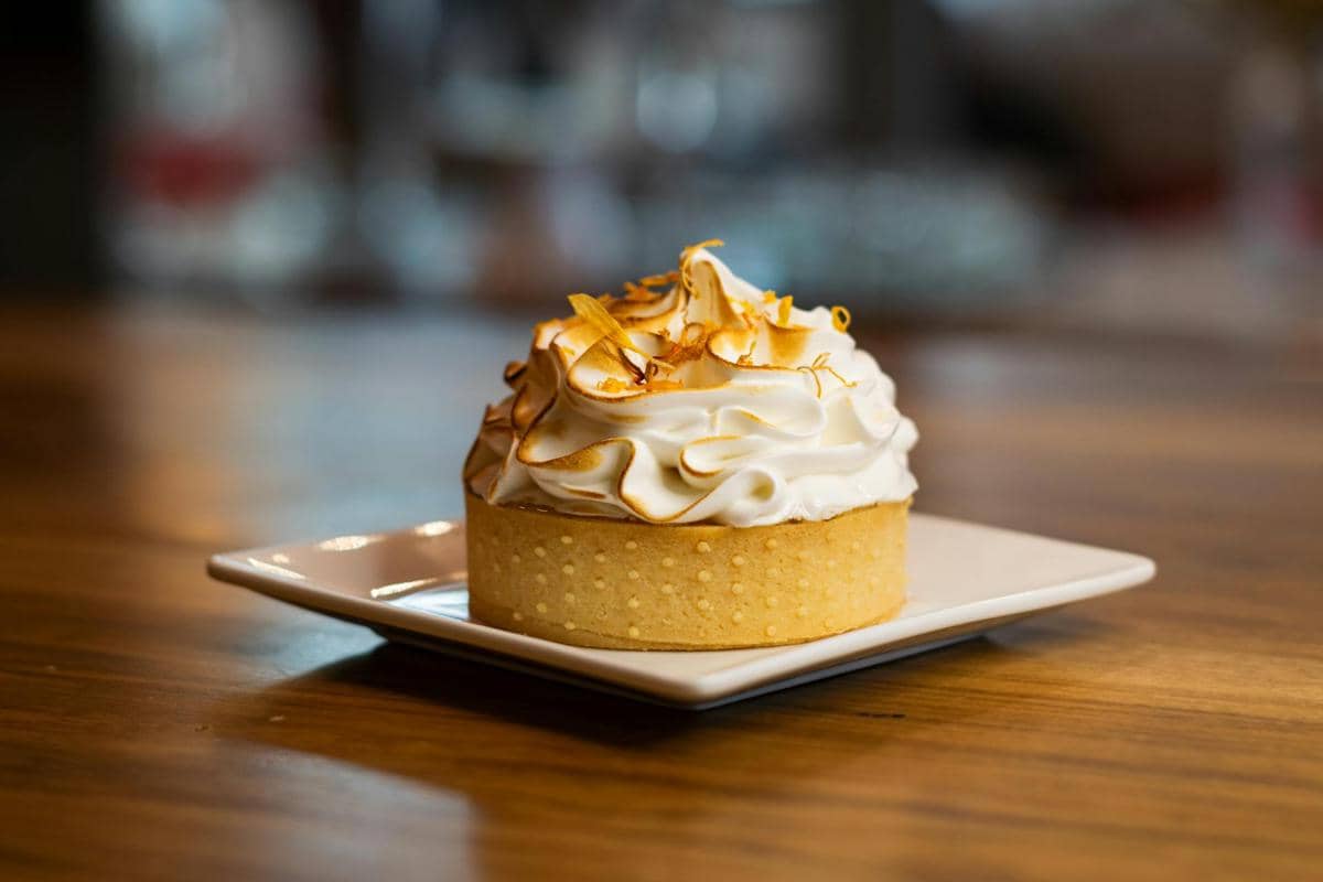 ilustrasi lemon meringue pie