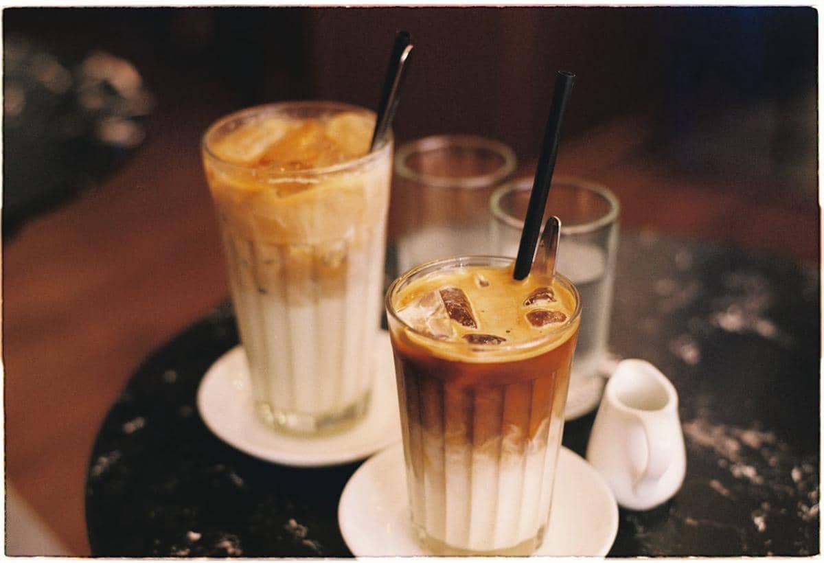 ilustrasi es kopi susu