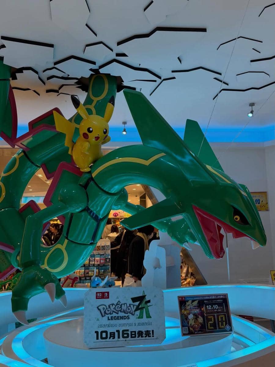 Zee Asadel di Pokémon Center Shibuya, Jepang.