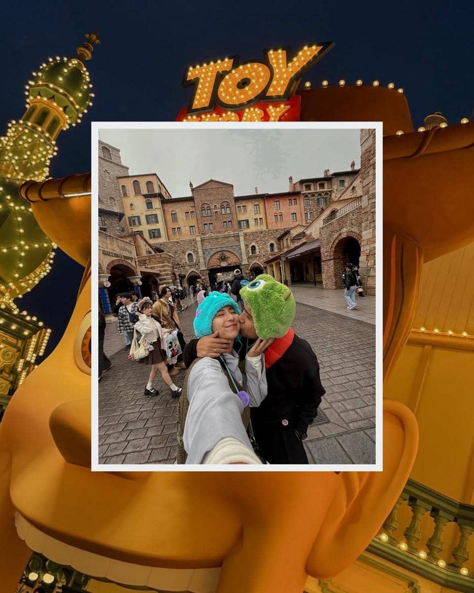 Clairine Clay dan Joshua liburan di Tokyo DisneySea.