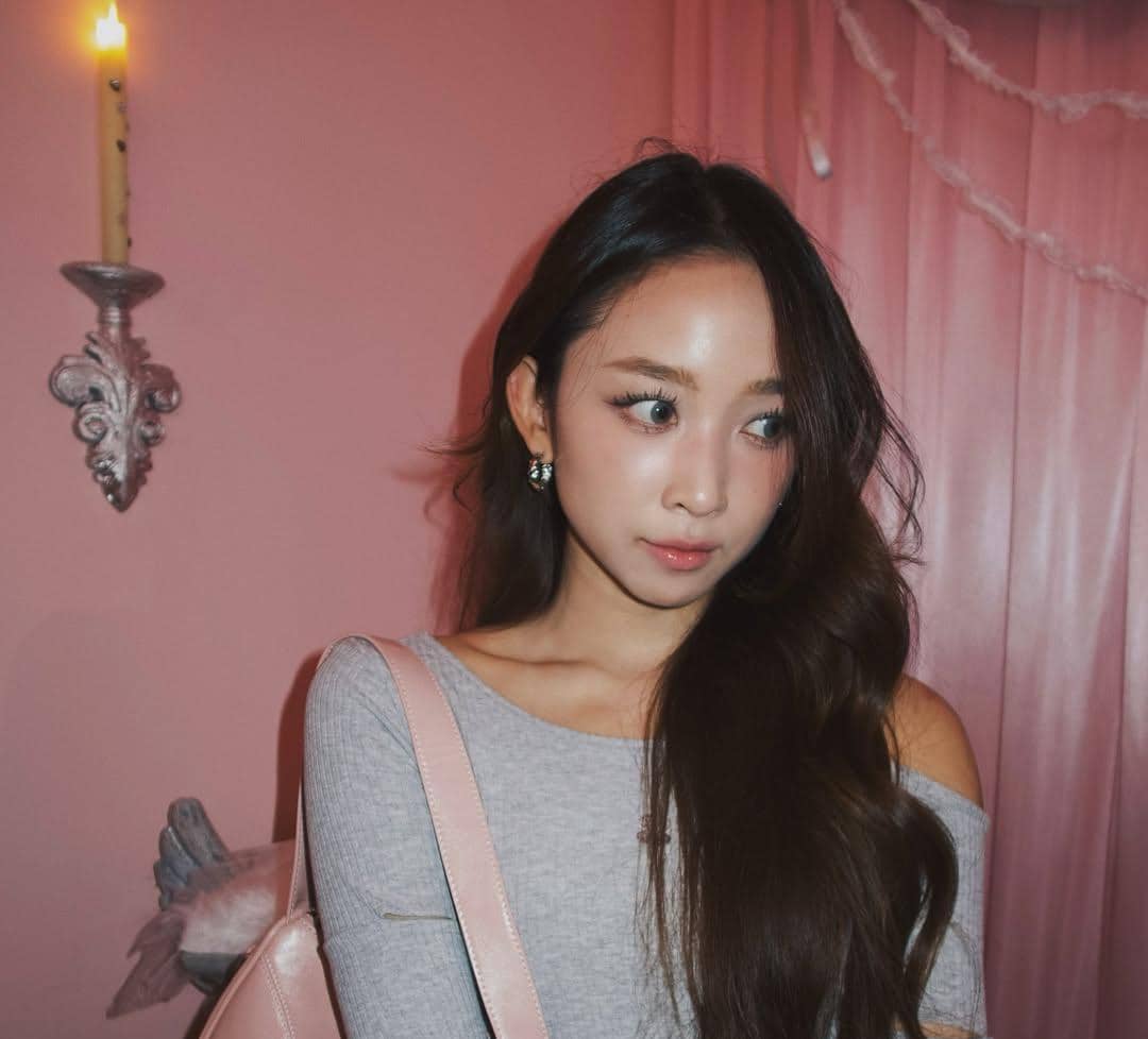 Inspirasi makeup ala Dita Karang