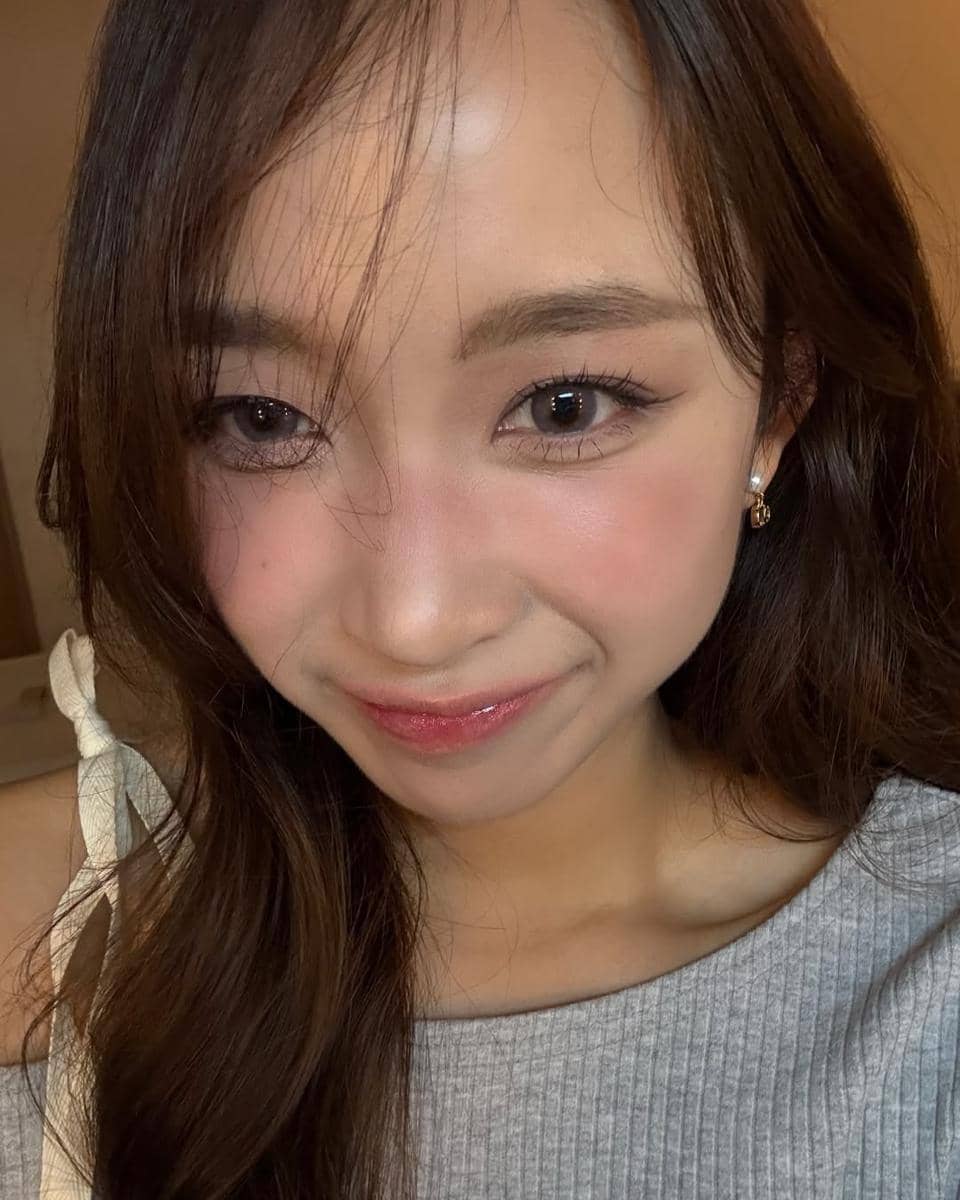 Inspirasi makeup ala Dita Karang 