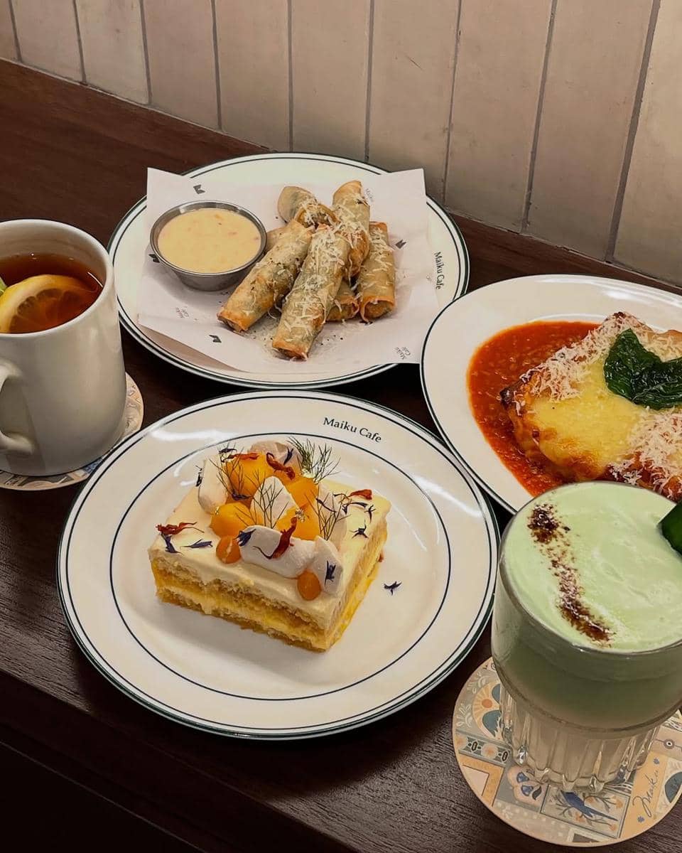 sajian makanan dan minuman di Maiku Tiramisu 