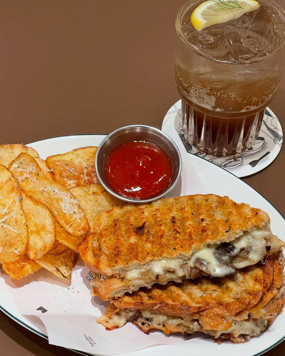 Mushroom Onion Sandwich Maiku Tiramisu 