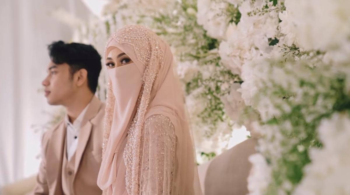 Resepsi Pernikahan Fiki Naki dan Tinandrose