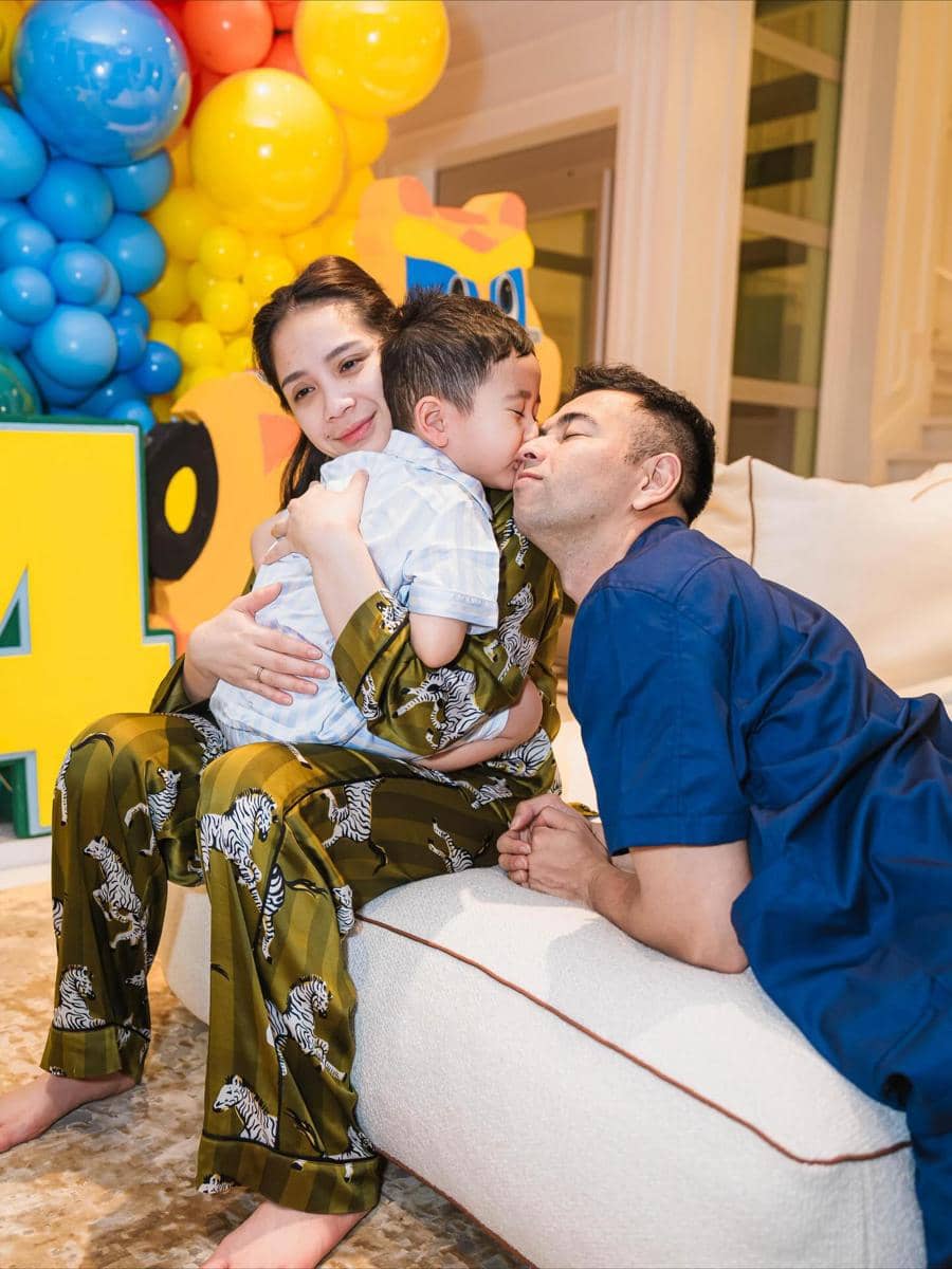 Kejutan Ulang Tahun ke-4 Rayyanza (instagram/raffinagita1717)