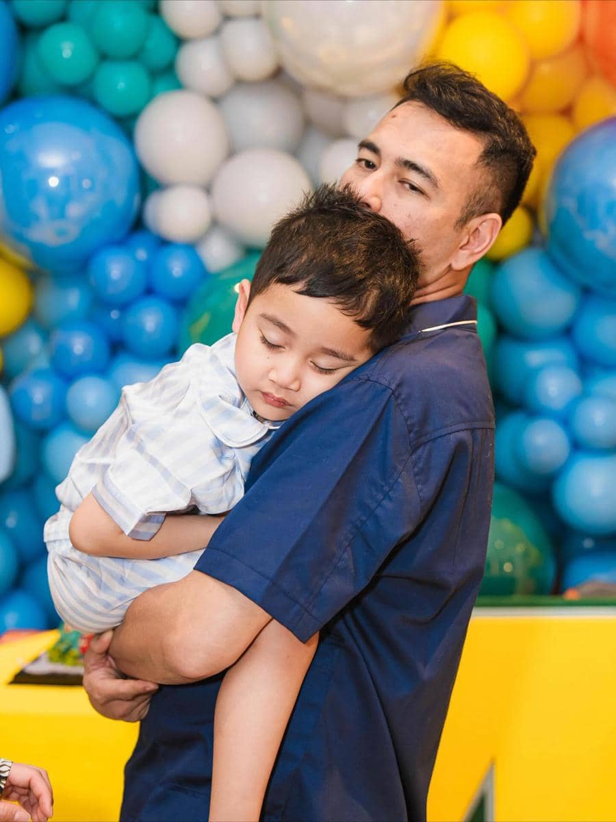 Kejutan Ulang Tahun ke-4 Rayyanza (instagram/raffinagita1717)