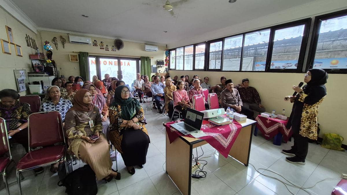 sekolah lansia di Kota Yogyakarta
