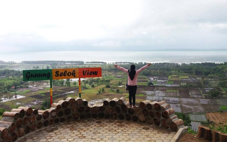 Gunung Selok View wisata di Cilacap