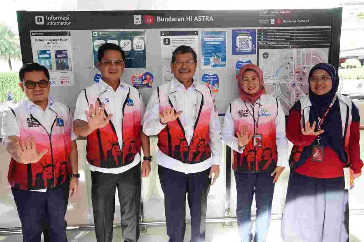 Pemprov DKI Sebar Stiker Layanan Pengaduan Kekerasan di Transjakarta 
