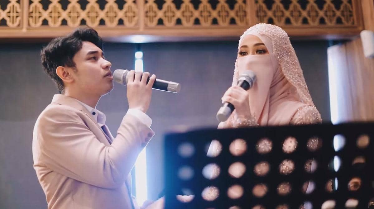 Resepsi Pernikahan Fiki Naki dan Tinandrose