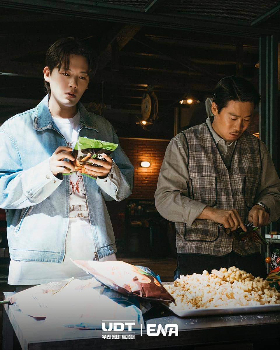 cuplikan drama Korea Heroes Next Door