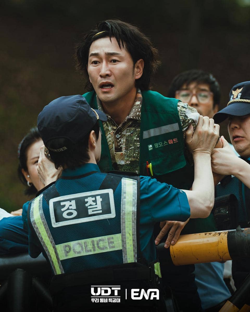 cuplikan drama Korea Heroes Next Door