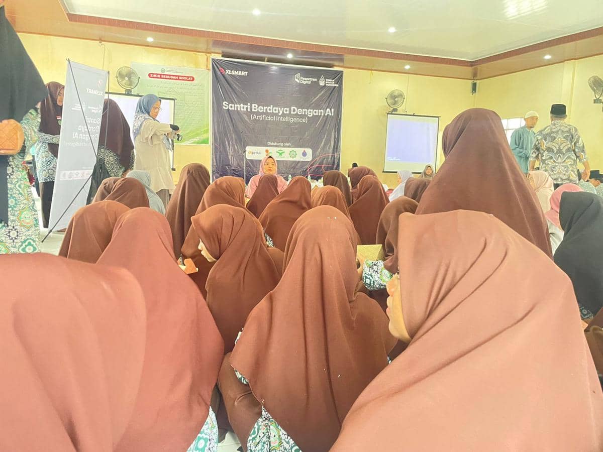 Santri di Pesantren Komplek Minangkabau mengikuti pelatihan AI.