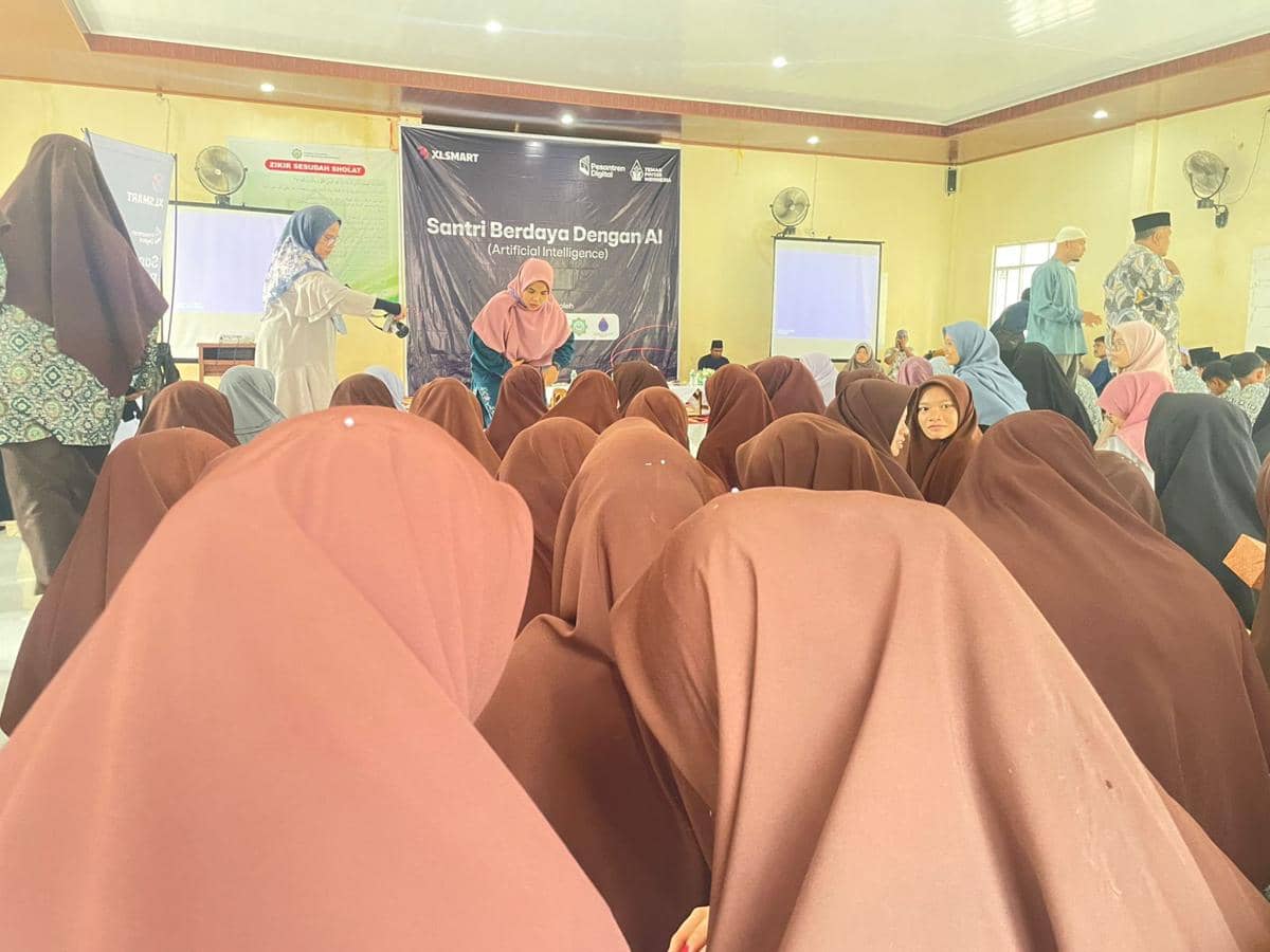 Santri di Pesantren Komplek Minangkabau mengikuti pelatihan AI.