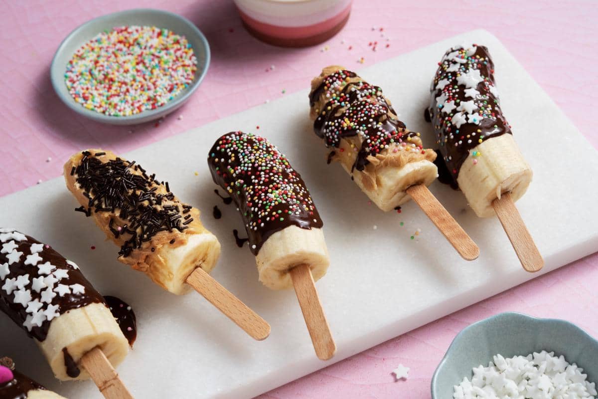 ilustrasi banana choco-dip