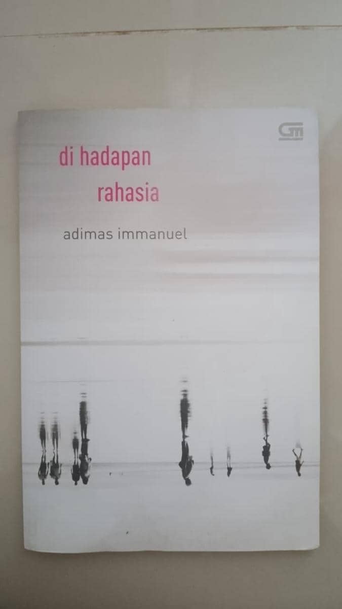 Ilustrasi Buku Di Hadapan Rahasia