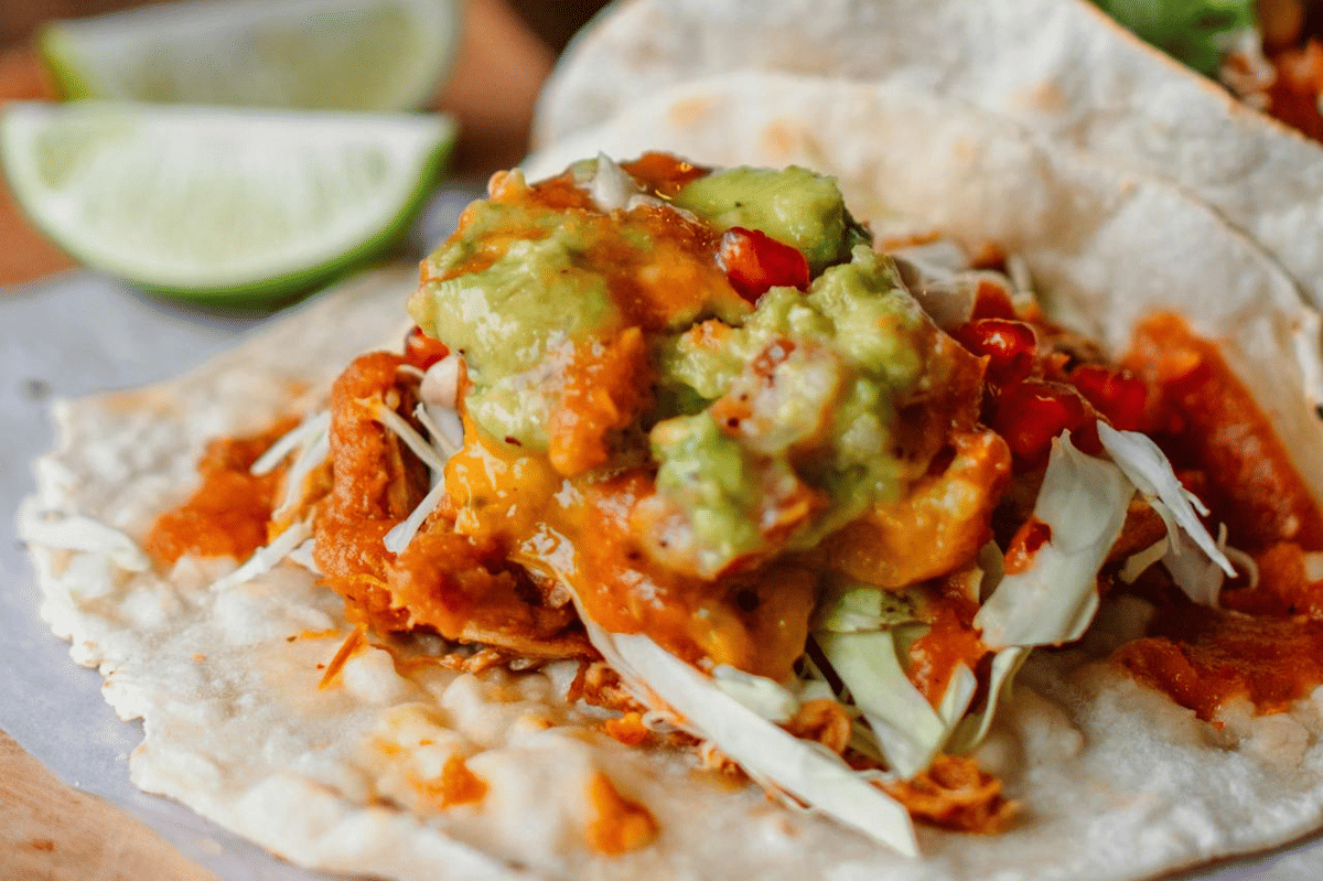 ilustrasi membuat chicken burrito