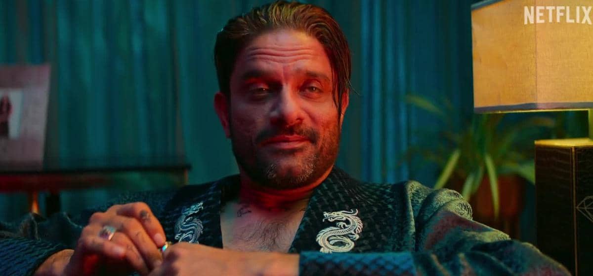 Jaideep Ahlawat dalam film Jewel Thief