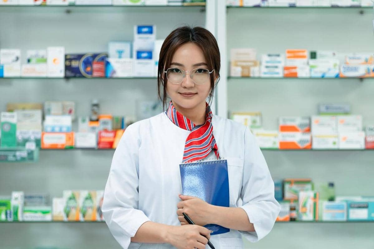 ilustrasi pharmacy asisstant 