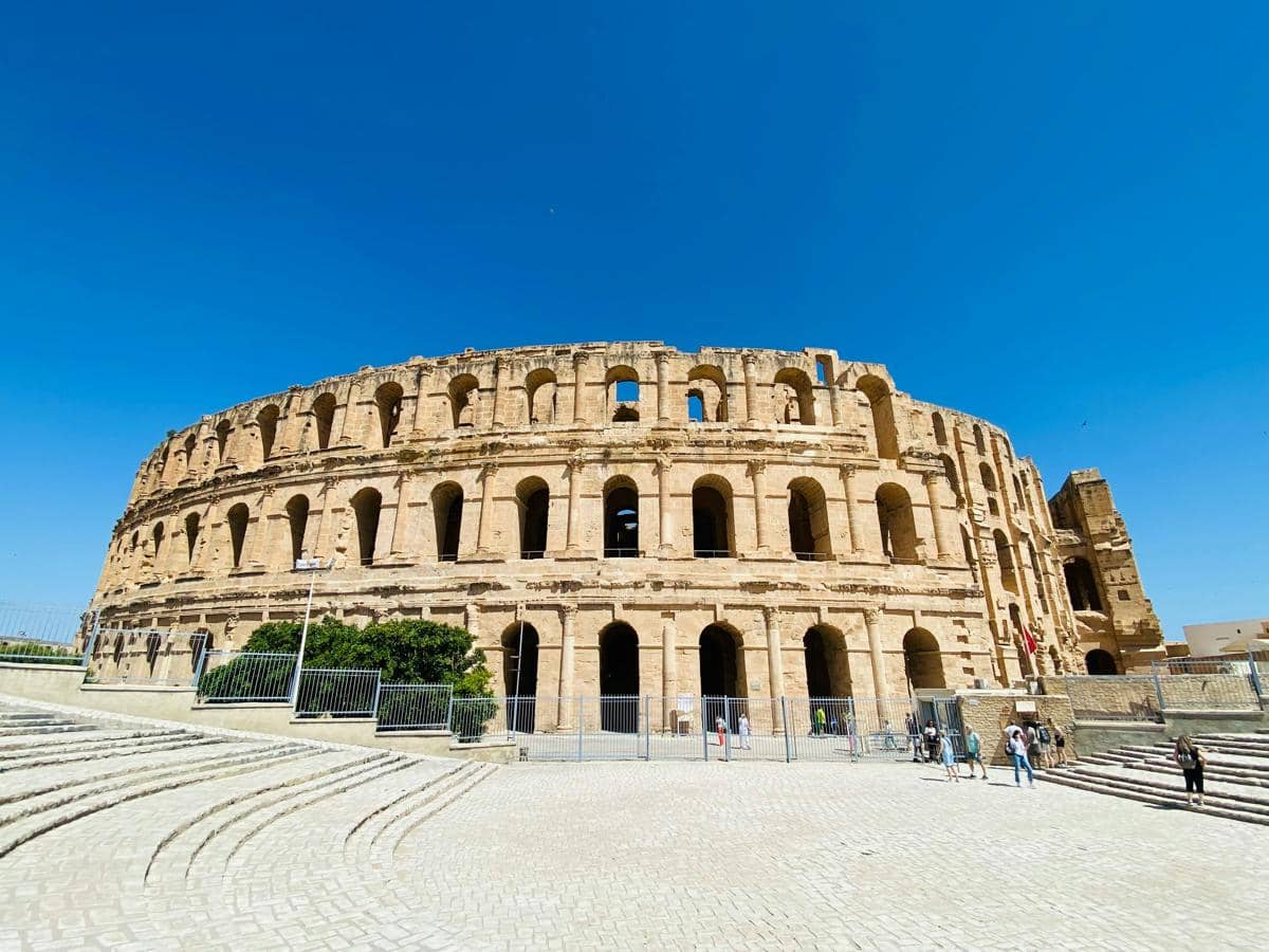 potret amfiteater El Jem di Tunisia 