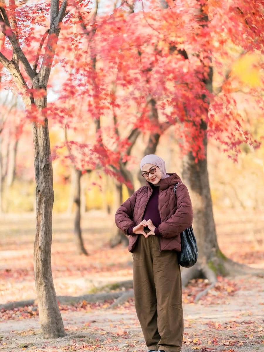 Foto Maternity Nina Zatulini di Korea Selatang bareng Sahabat