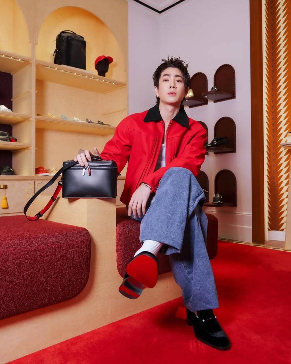 inspirasi outfit Off Jumpol 