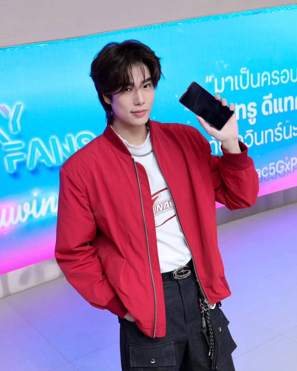 inspirasi outfit Phuwin Tangsakyuen