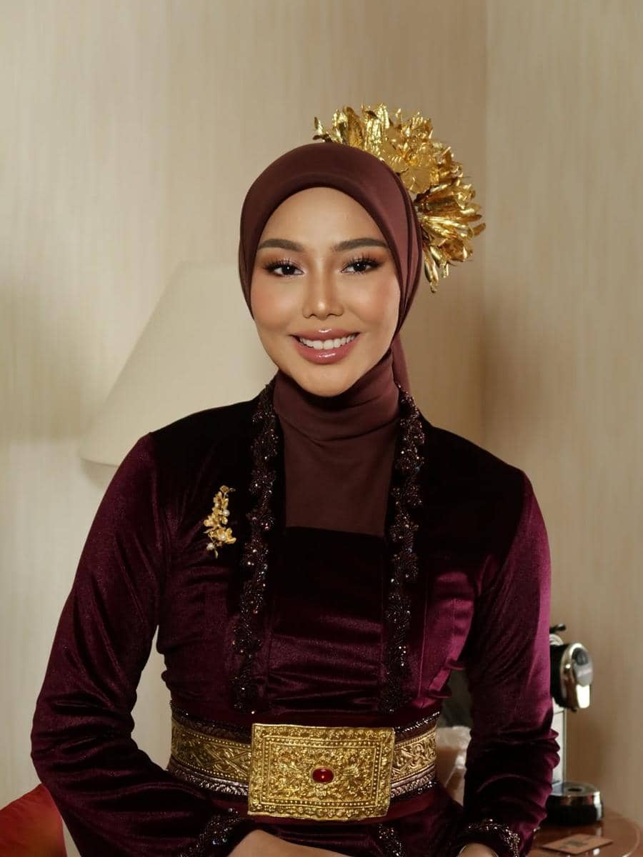 Inspirasi makeup ala Dara Arafah