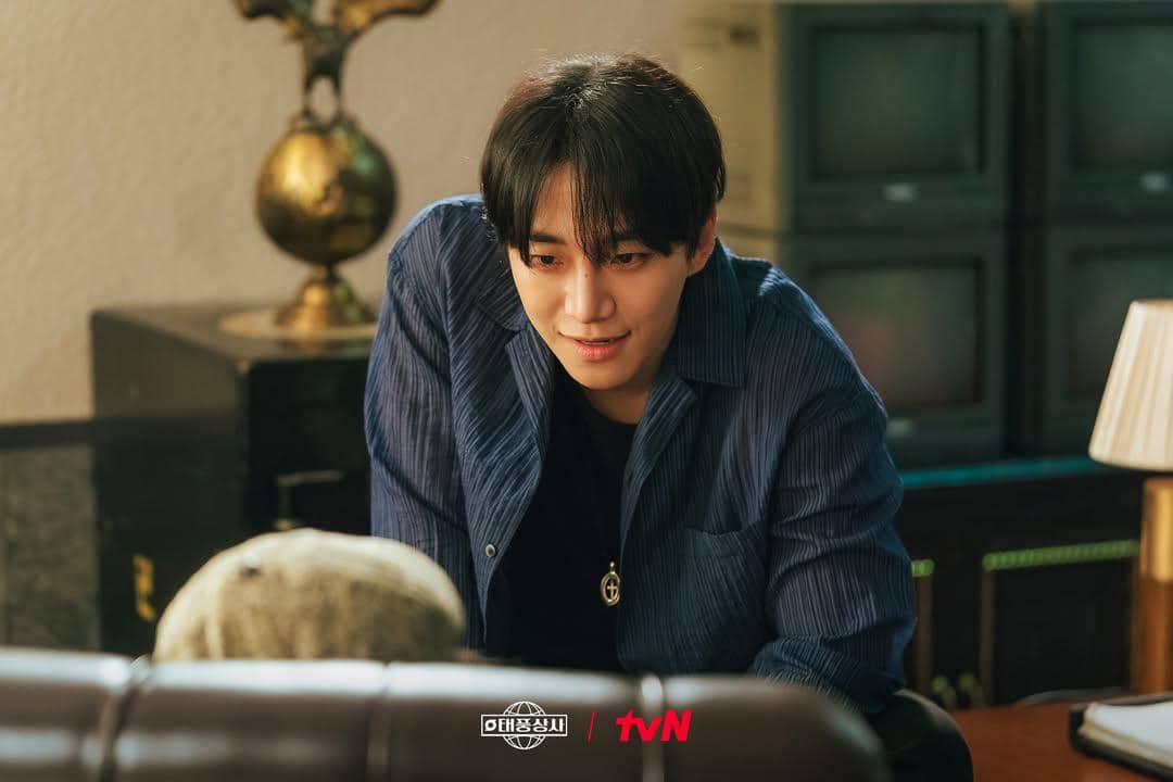 Kang Tae Poong (Lee Jun Ho) dalam drakor Typhoon Family