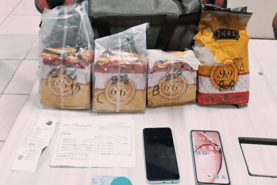 Bea Cukai Banten Gagalkan Kiriman 5,8 Juta Rokok Ilegal dan 4 Kg Sabu (Dok. Bea Cukai Banten)