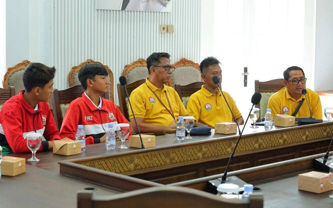 Diklat Sepak Bola Palembang saat audiensi bersama Wali Kota Ratu Dewa.