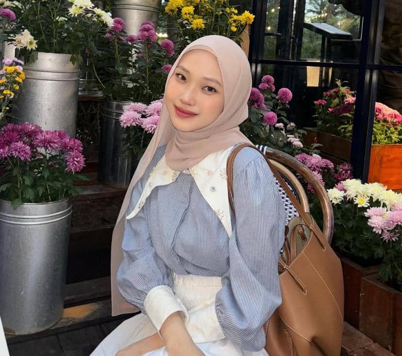 potret Julia Prastini 