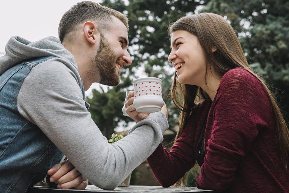 ilustrasi pasangan berkencan (freepik.com/freepik)