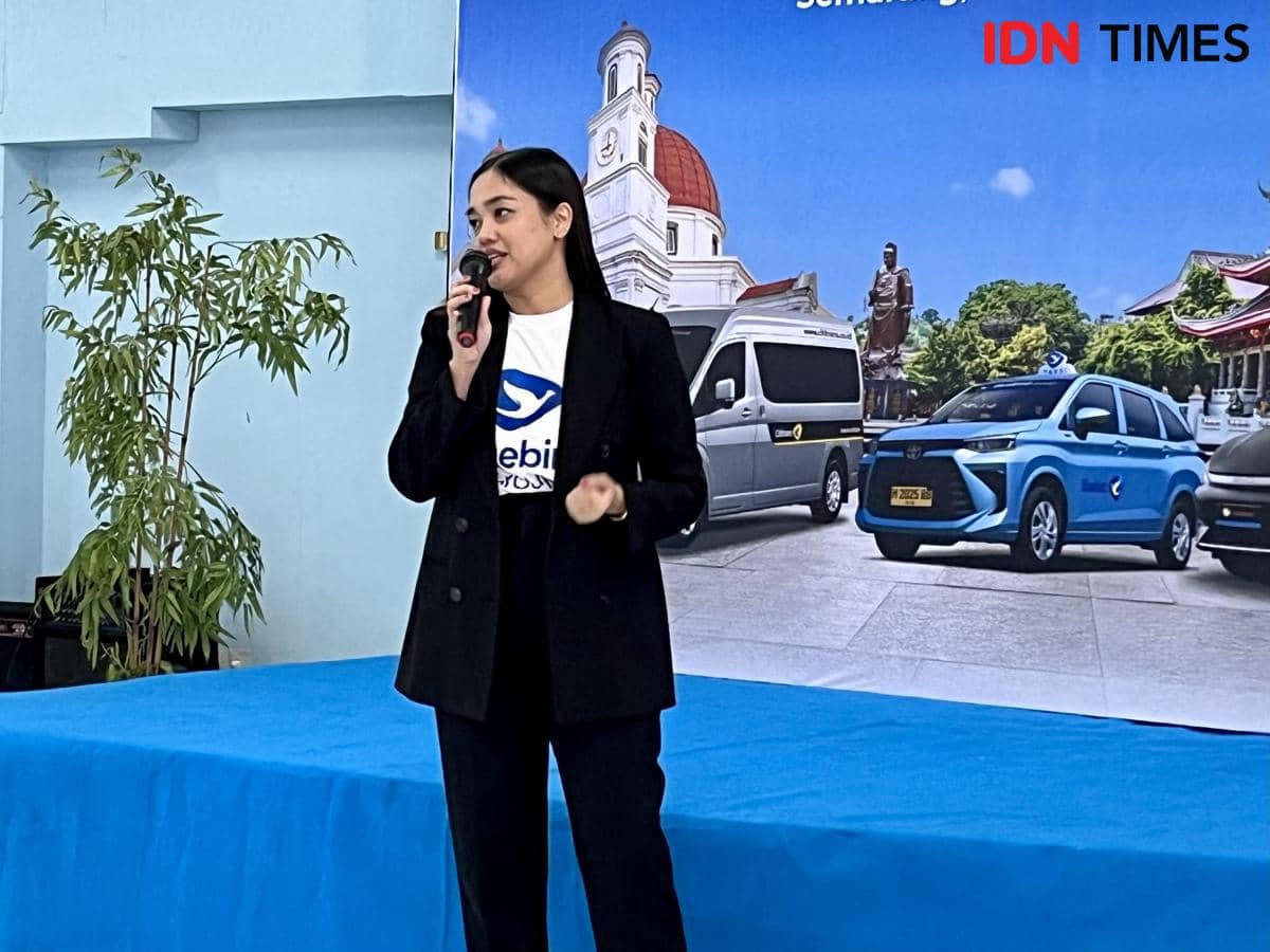 Chief Marketing Officer PT Blue Bird Tbk, Monita Moerdani di Semarang. (IDN Times/Dhana Kencana)