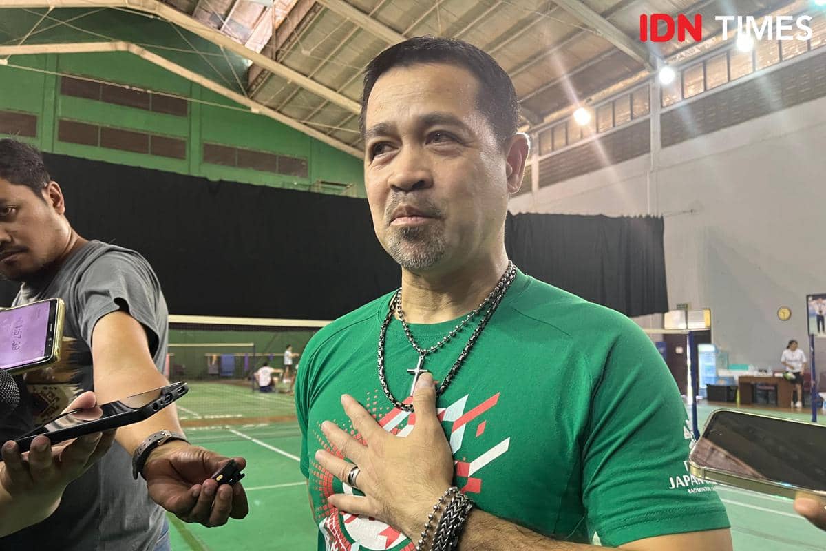 Pelatih ganda putri Indonesia, Karel Mainaky 