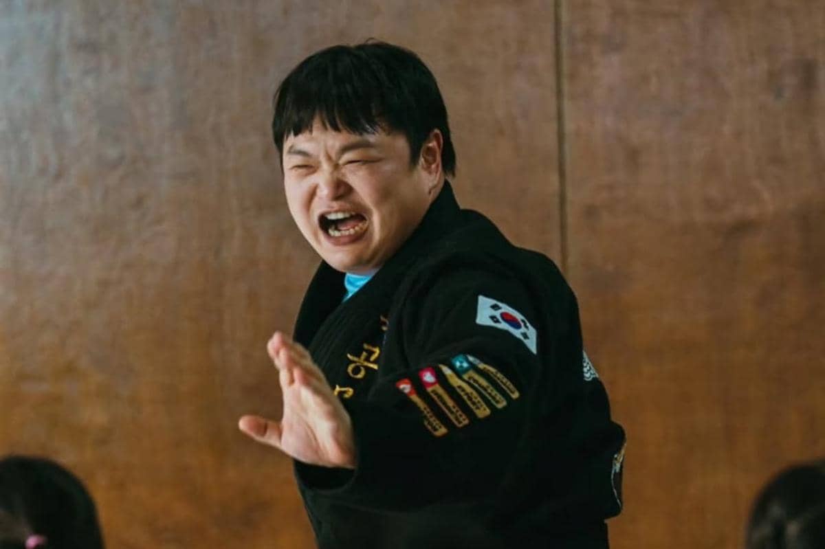 Ko Kyu Pil di drama Korea Heroes Next Door