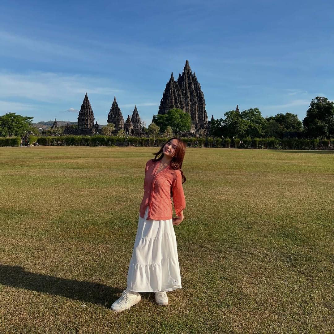 Style colorful ala Chintya Gabriella 