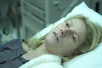 cuplikan adegan Beth Emhoff dalam film Contagion 