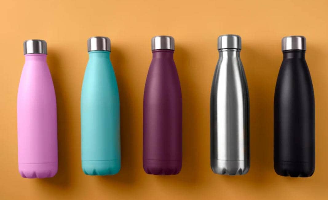 tumbler (freepik.com/freepik)