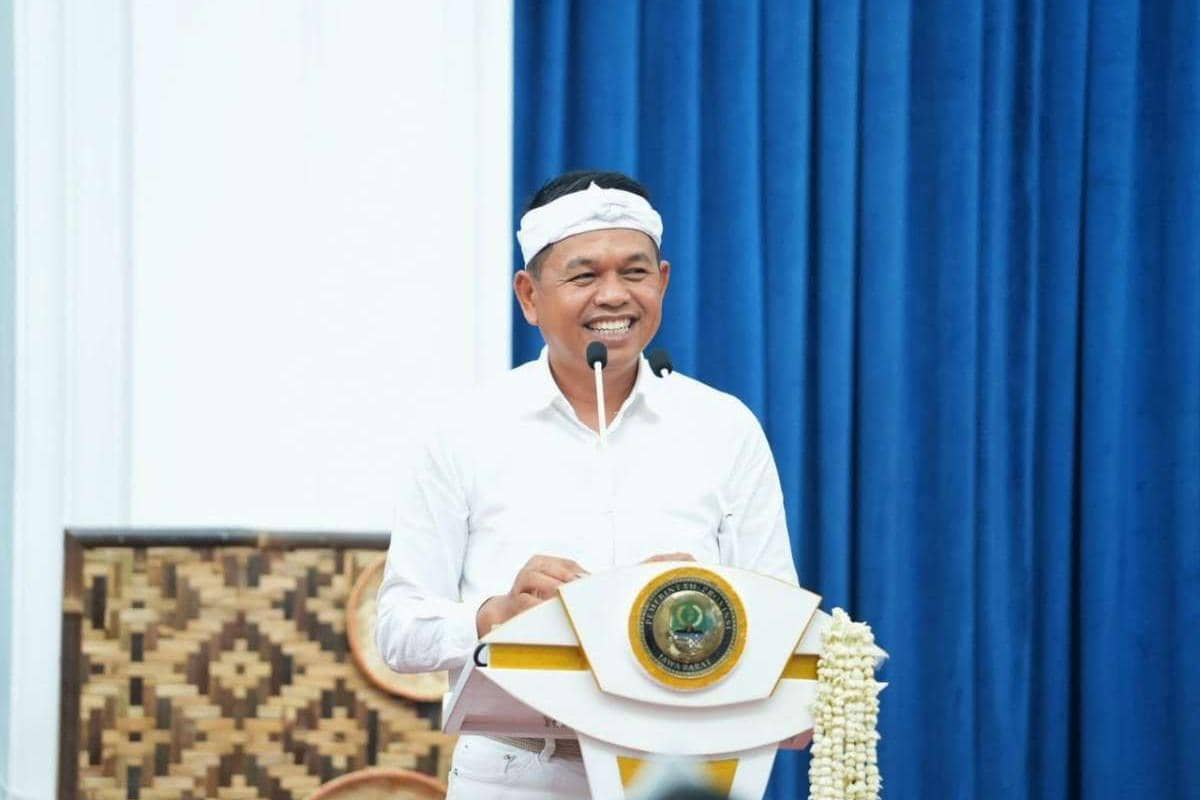 KDM Saat Menyampaikan Informasi Secara Langsung kepada Masyarakat
