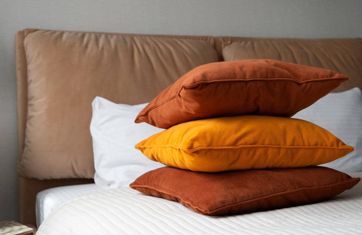 ilustrasi bantal dekorasi 